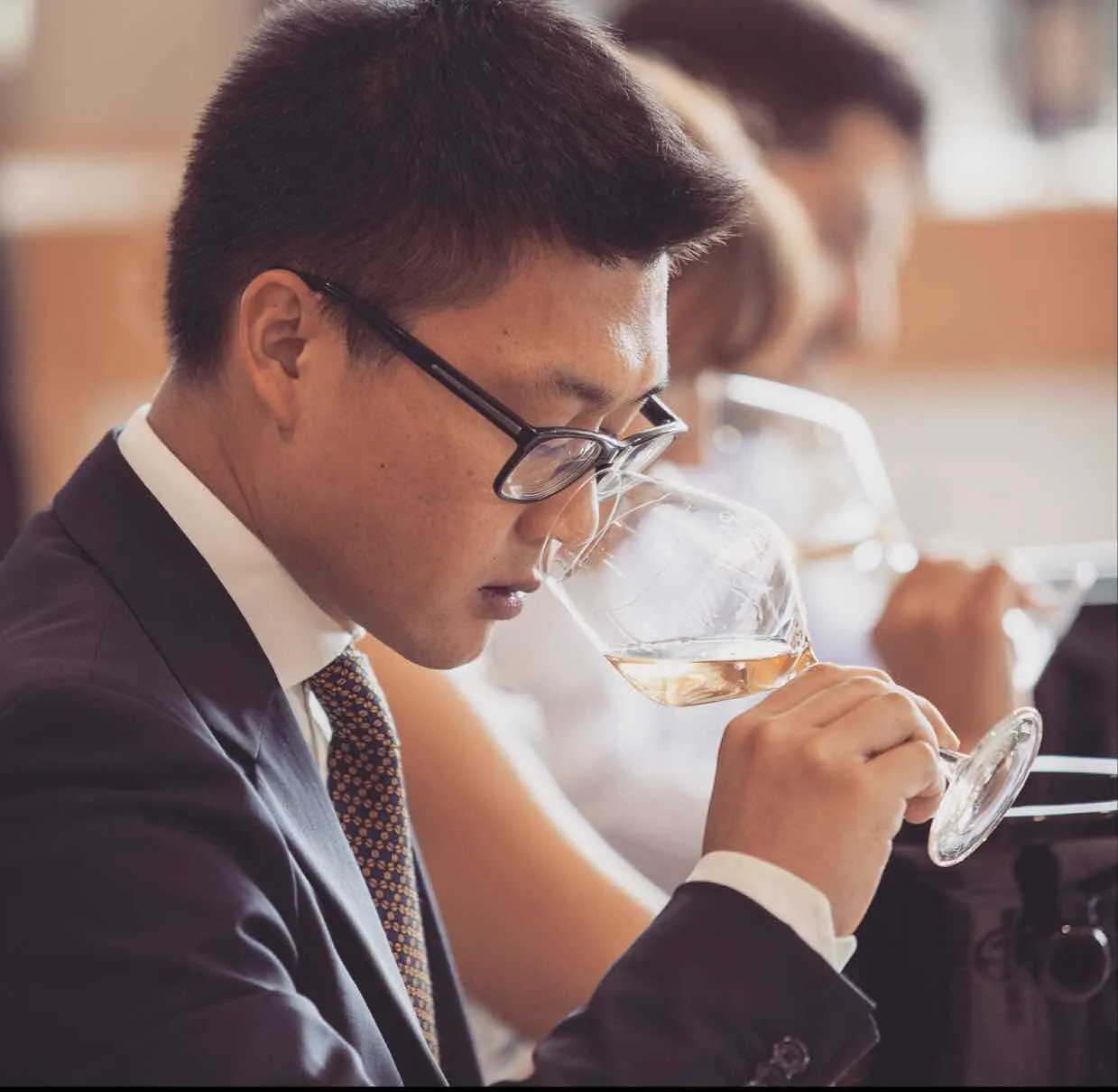 Ningbo Mei, Burgundy Wine Expert, Author, Editor-in-Chief